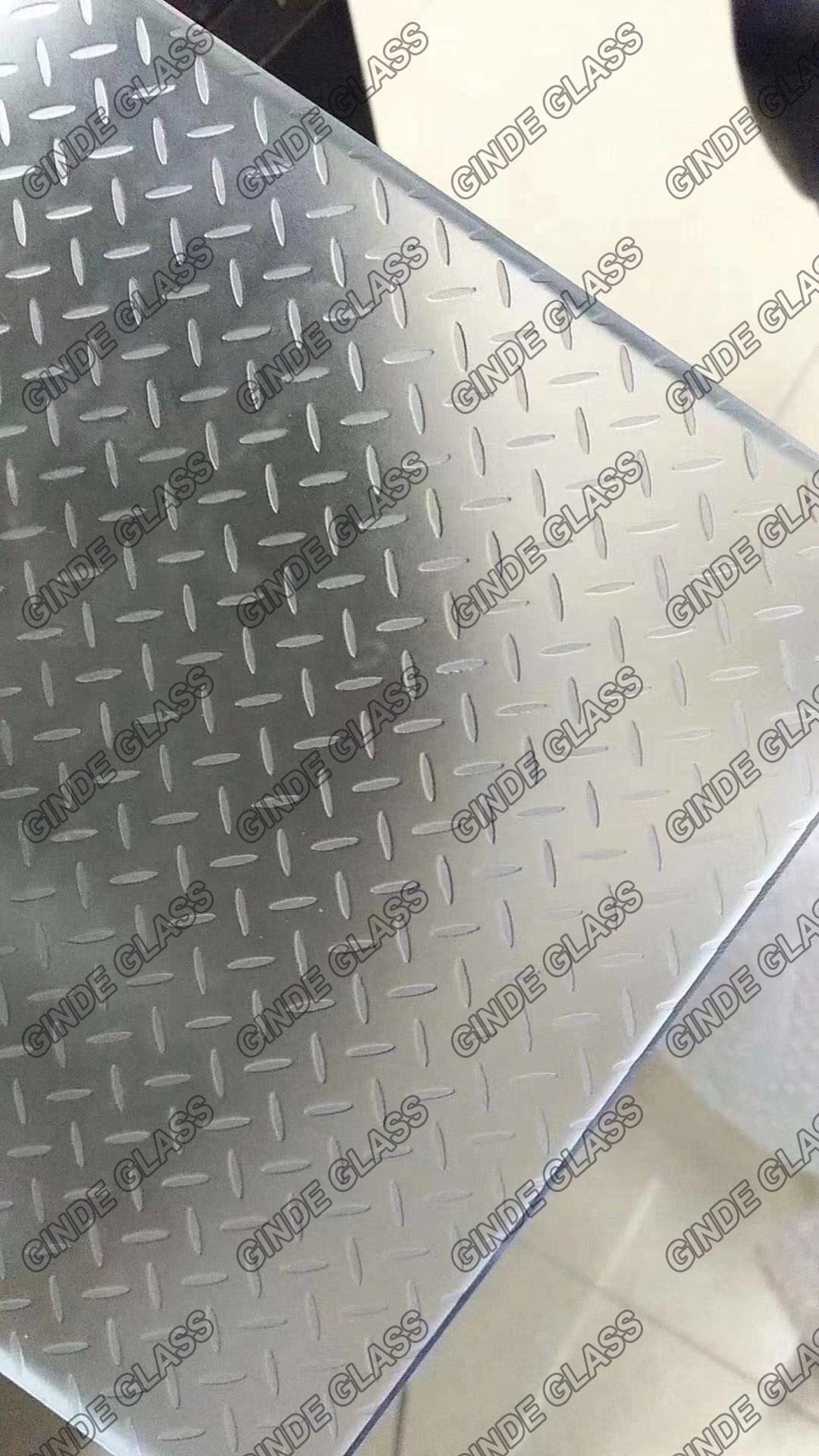 Anti slip non slip glass supplier
